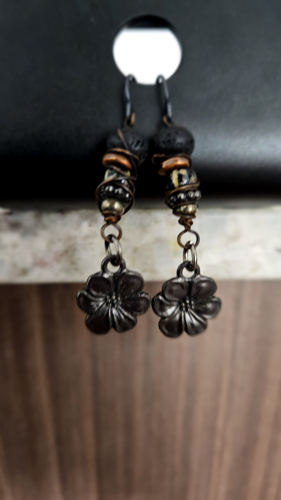 Black Flower Dangle Earrings - photo 5