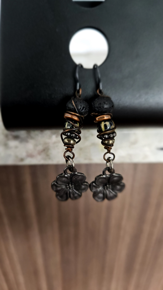 Black Flower Dangle Earrings - photo 3