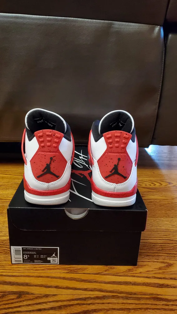 Jordan 4 Red Cement  - Size 8.5 Men's image indicator(4)