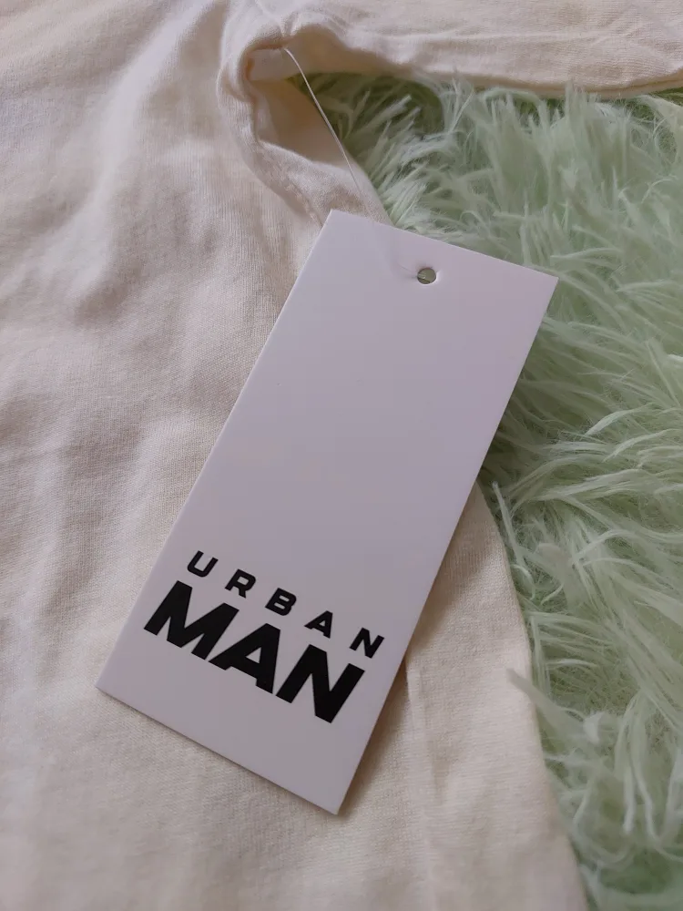 New Urban Man T-Shirt (Size M) with tag image indicator(3)