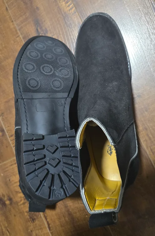 Black Suede Chelsea Boots image indicator(3)