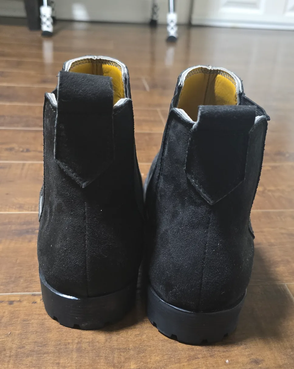 Black Suede Chelsea Boots image indicator(4)