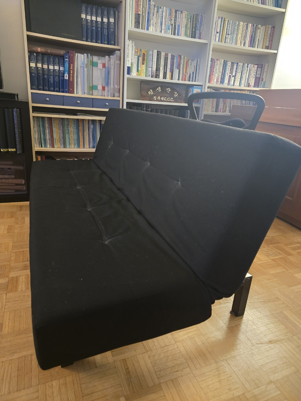 Black Futon Couch sofabed - photo 3