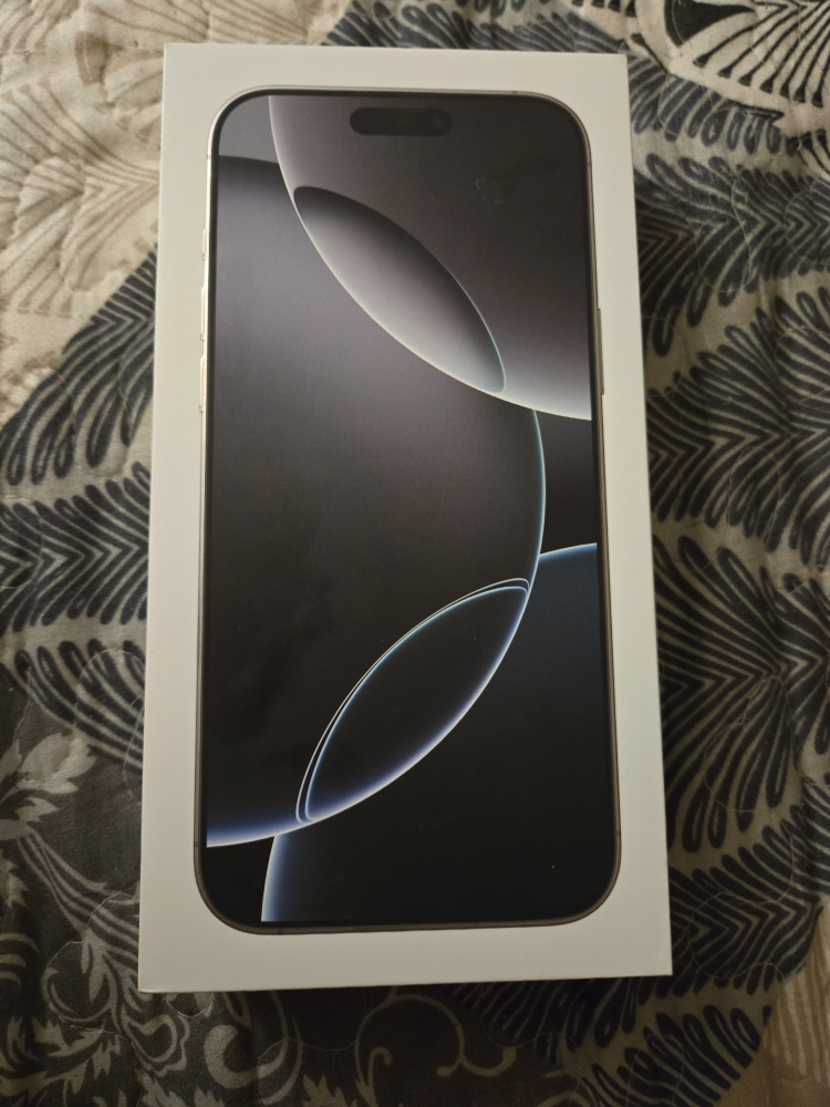 IPhone  16 Pro Max White Titanium 256GB - photo 3
