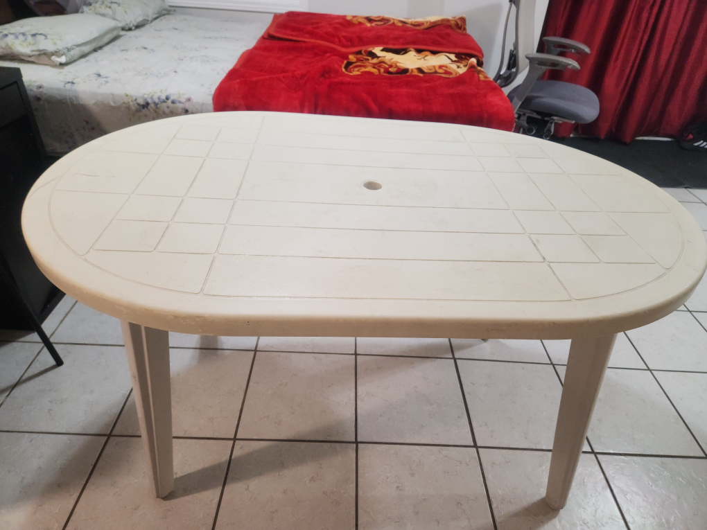 White Oval Table, plastic very sturdy