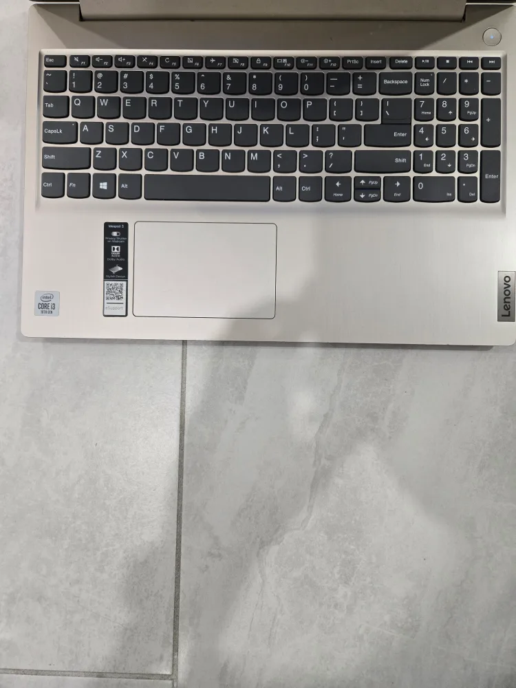 Lenovo IdeaPad 3 laptop screen 15.6 inc; 12 gb RAM; 1TB image indicator(3)