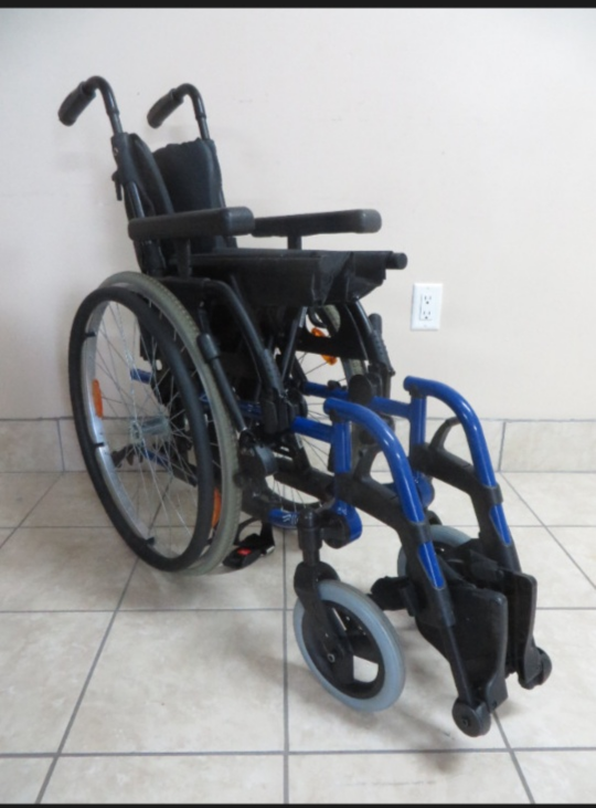 Foldable Wheelchair - photo 2
