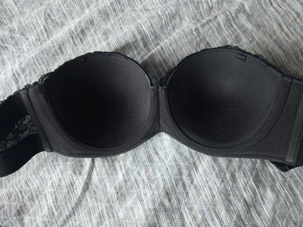 la Vie en Rose Strapless Bra image indicator(6)