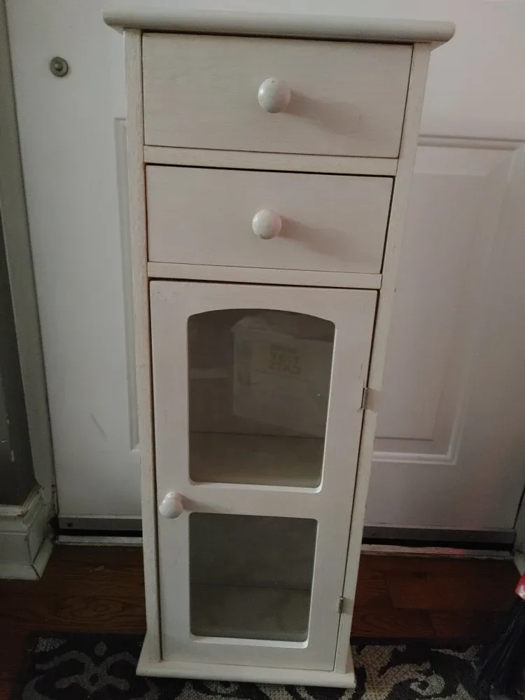 White Wooden Cabinet with Glass Doors thumbnail