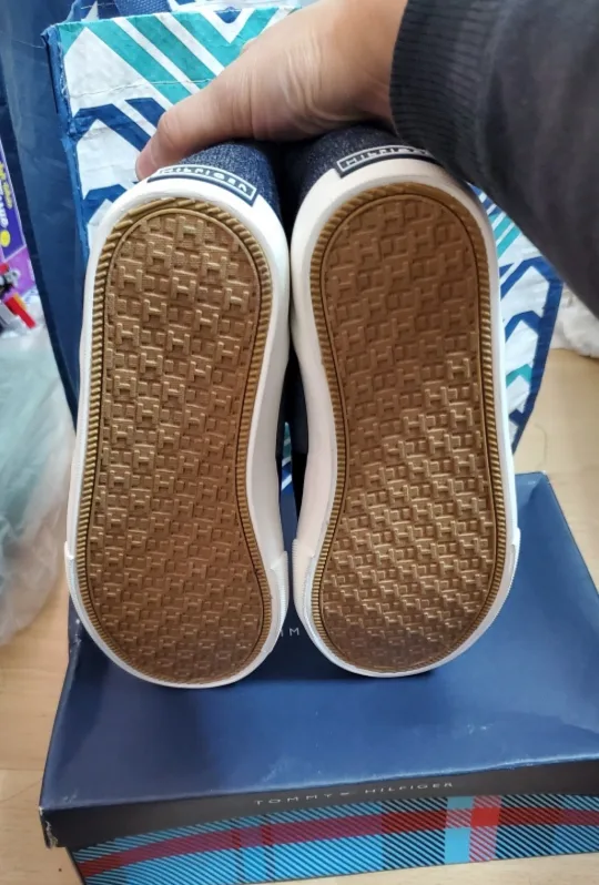 Tommy Hilfiger kids sneaker image indicator(6)