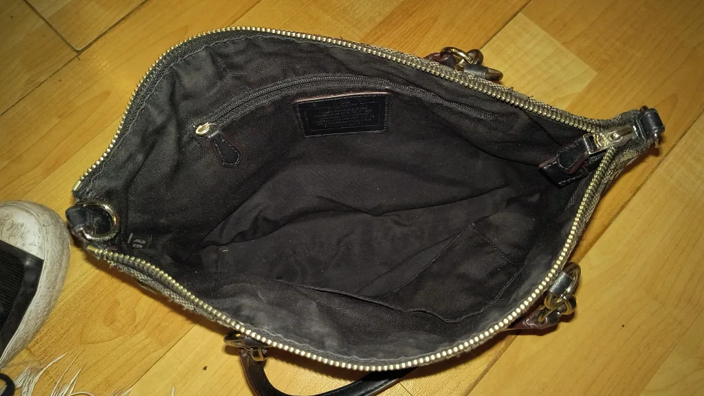 Coach Signature Canvas Tote Bag image indicator(5)