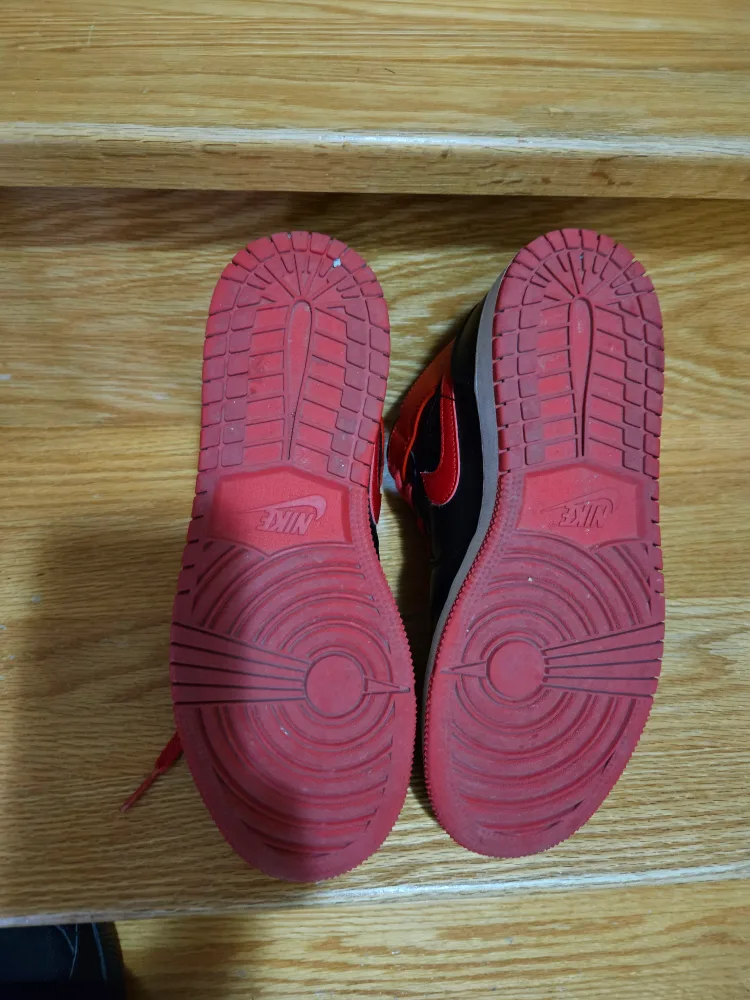 Air Jordan 1 Retro High OG image indicator(3)