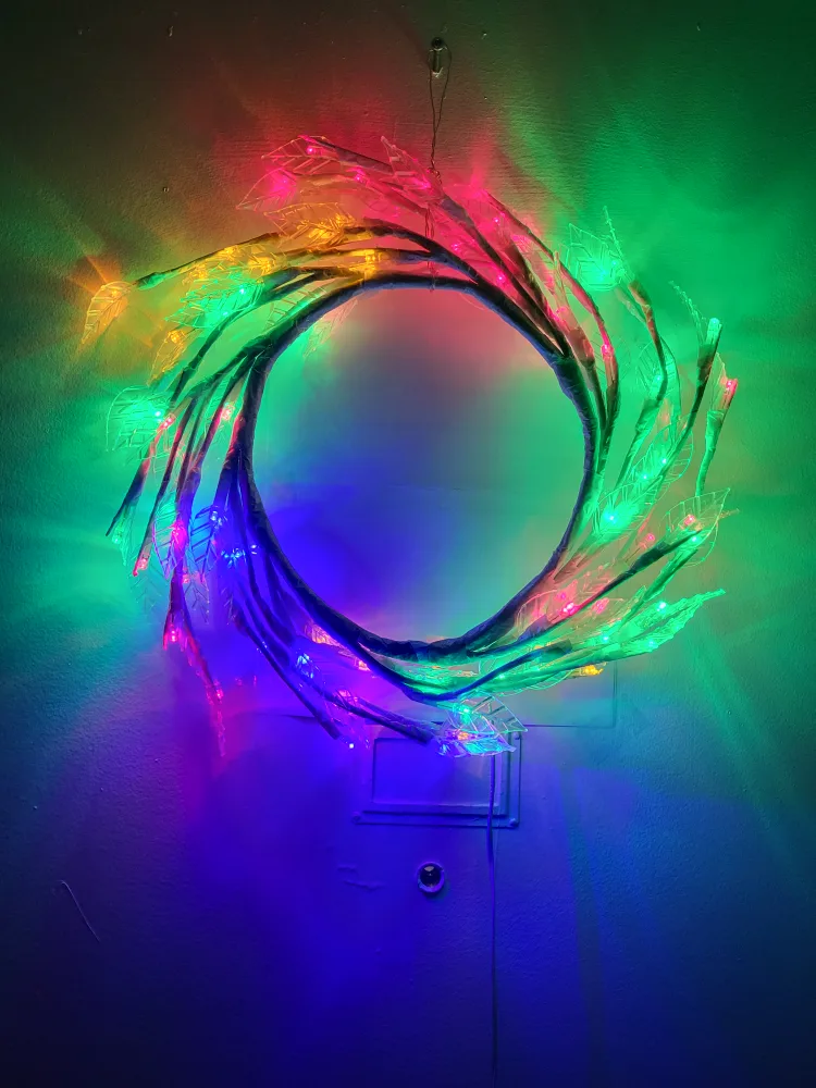 Multicolored LED Light Leaf Wreath 12 inch diameter image indicator(3)