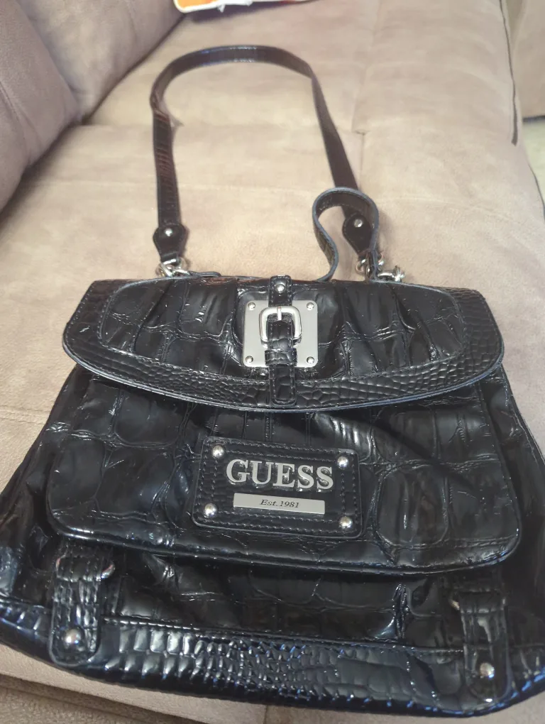 Black Guess handbag image indicator(2)