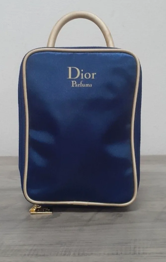 Dior Parfums /Makeup Bag image indicator(3)