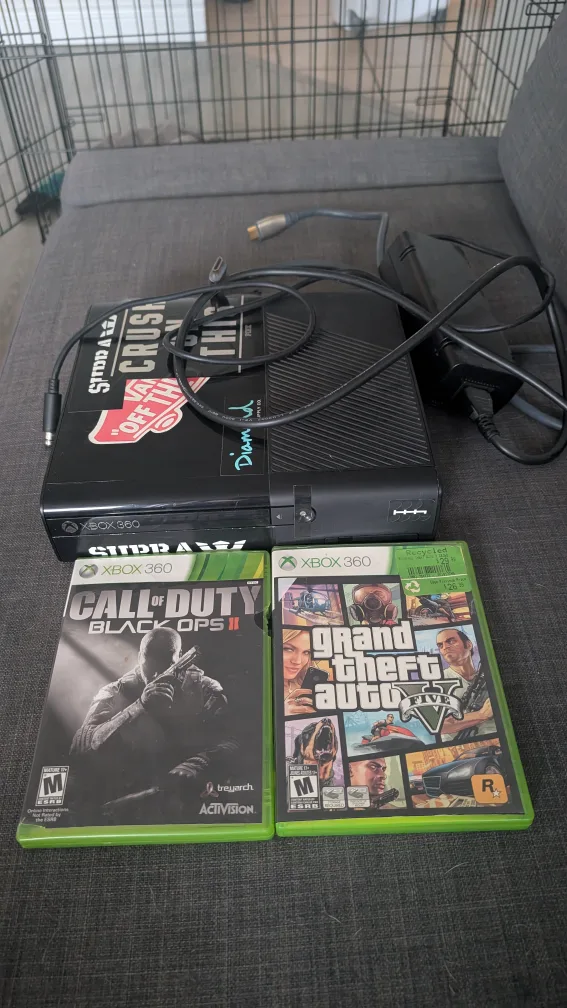 Xbox 360 Console with 2 Games image indicator(2)