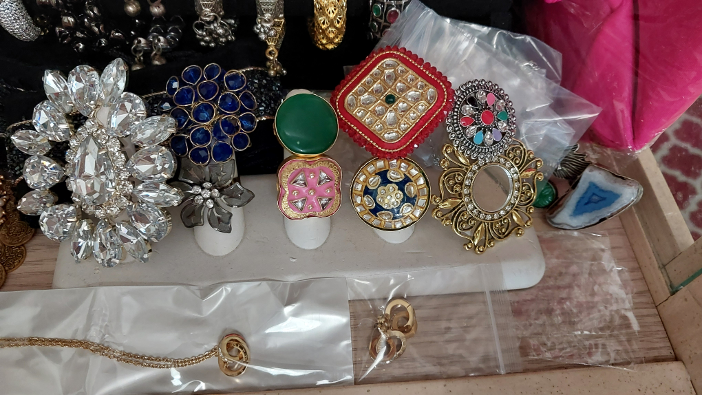 BNIB adjustable finger rings bundle unique collection 👌