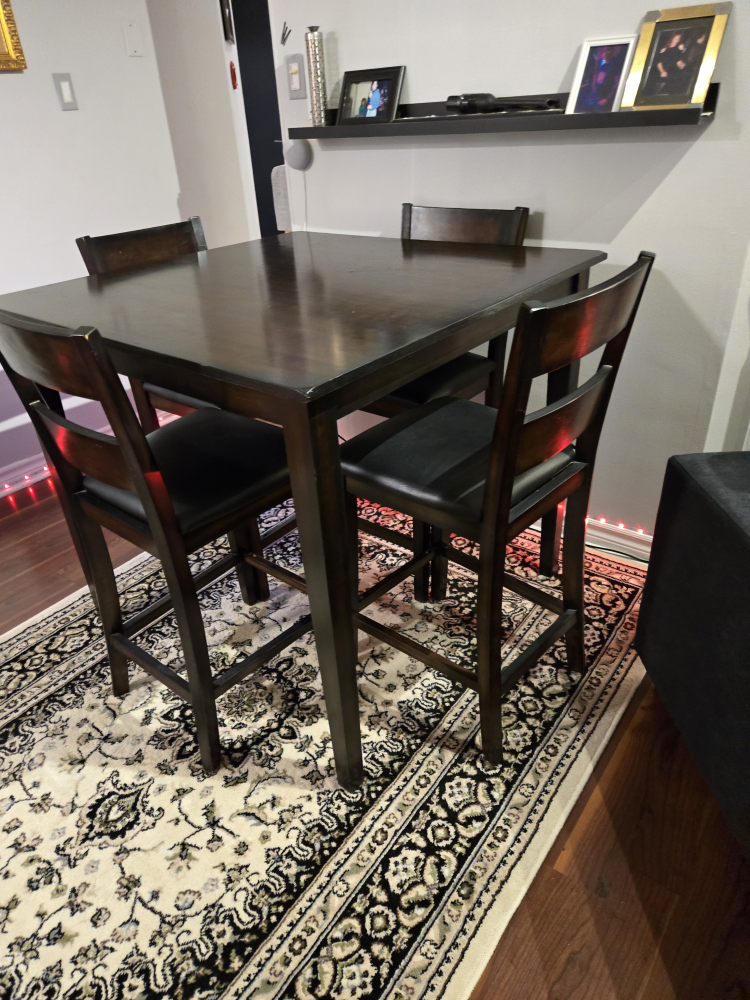 Pub style Dining table and stools