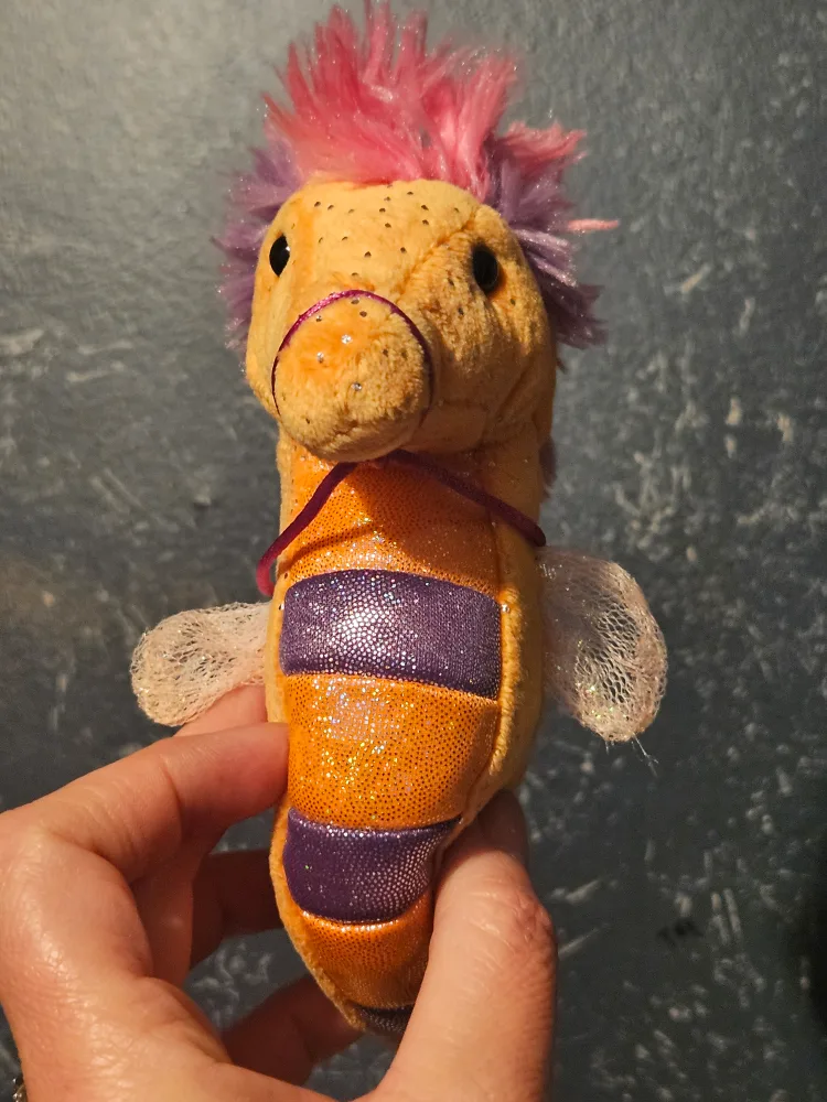 Douglas Plush Seahorse image indicator(2)