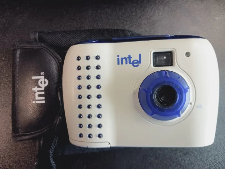 📷🎥 Collector's item: World's 1st Digital Camera by Intel image indicator(2)