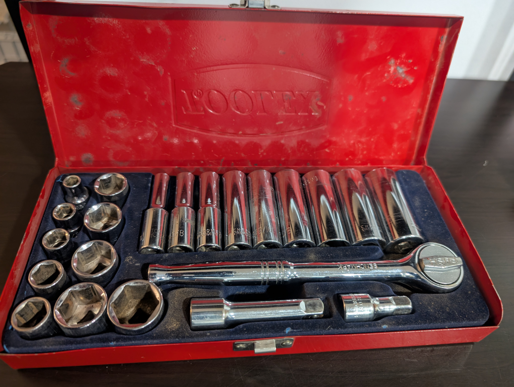 3/8's Socket Set with Ratchet