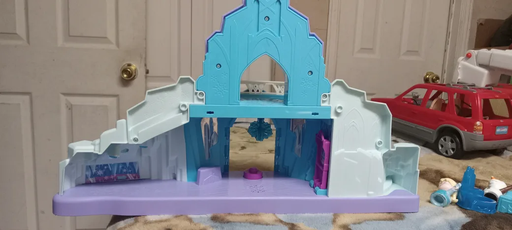 Little People Frozen Ice Castle Playset for sale image indicator(5)