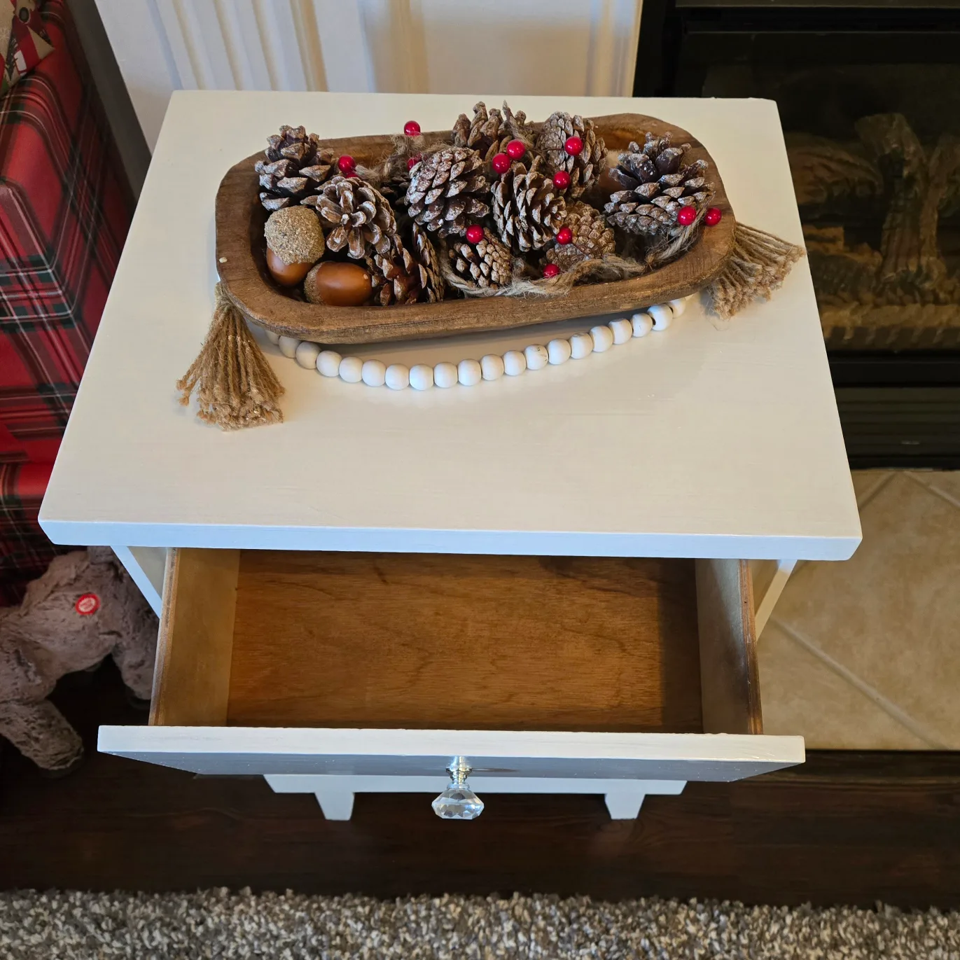 White Nightstand with Drawer and Shelf image indicator(2)