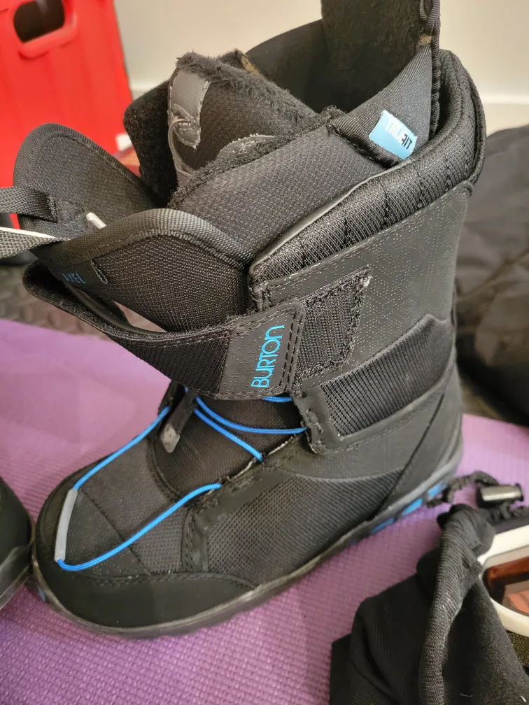 Burton ladies Snowboard Boots us 8 image indicator(2)