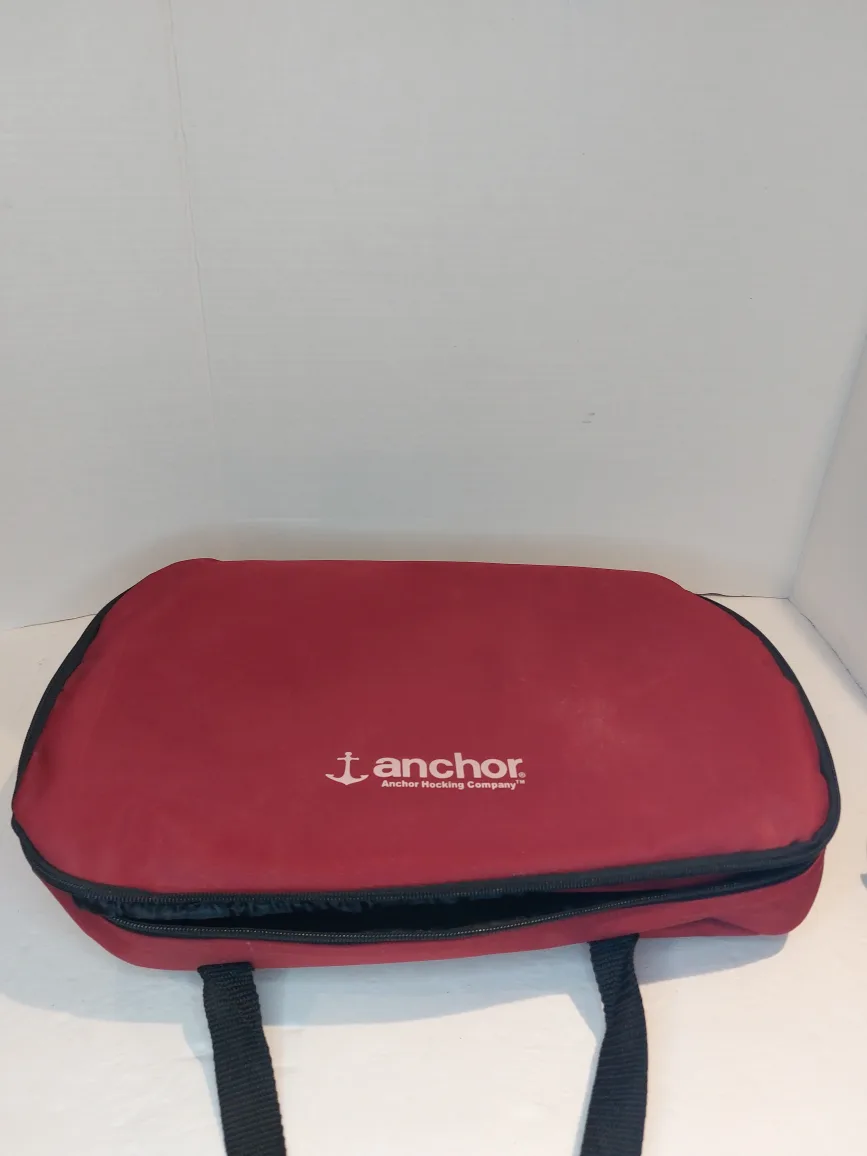 Anchor Hocking Company Baking Dish with Lid and Carrying Case image indicator(4)