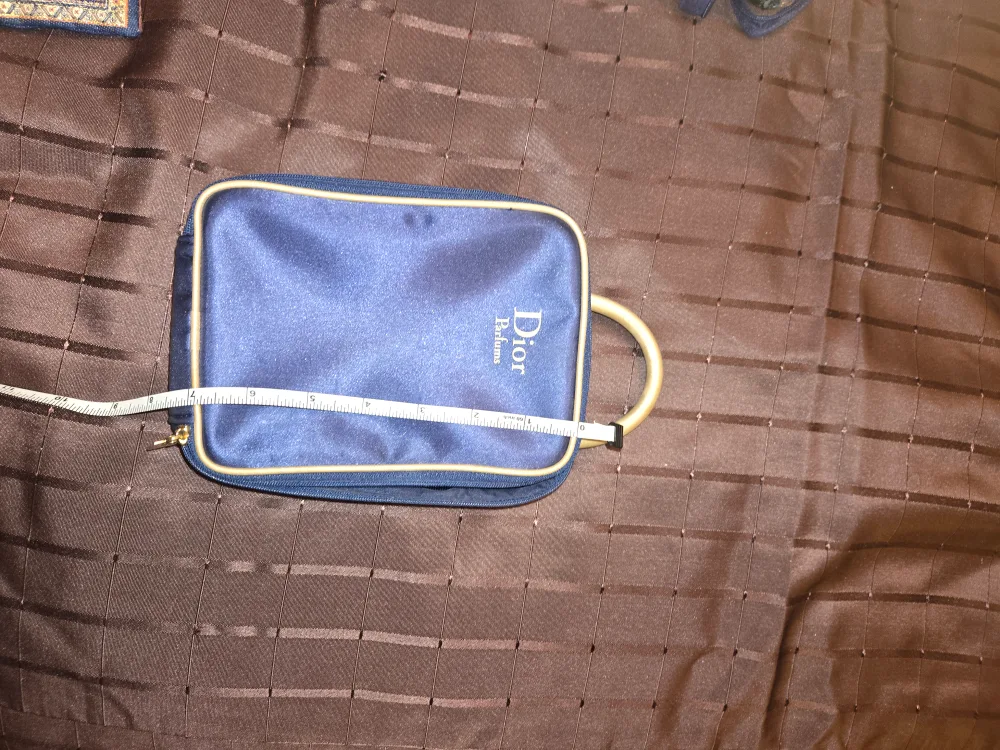 Dior Parfums /Makeup Bag image indicator(6)