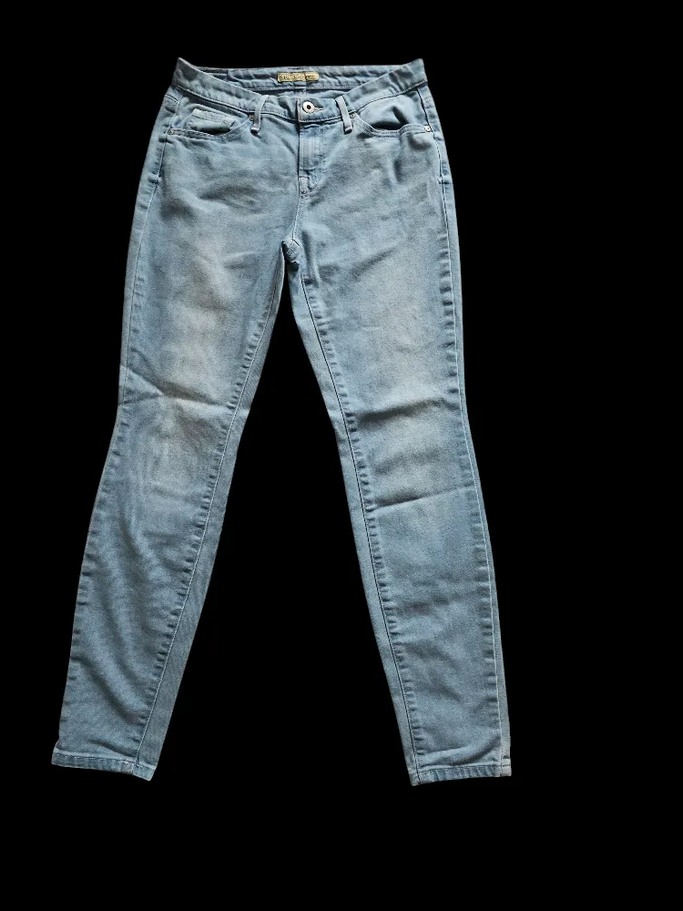 Guess Jeans image indicator(2)
