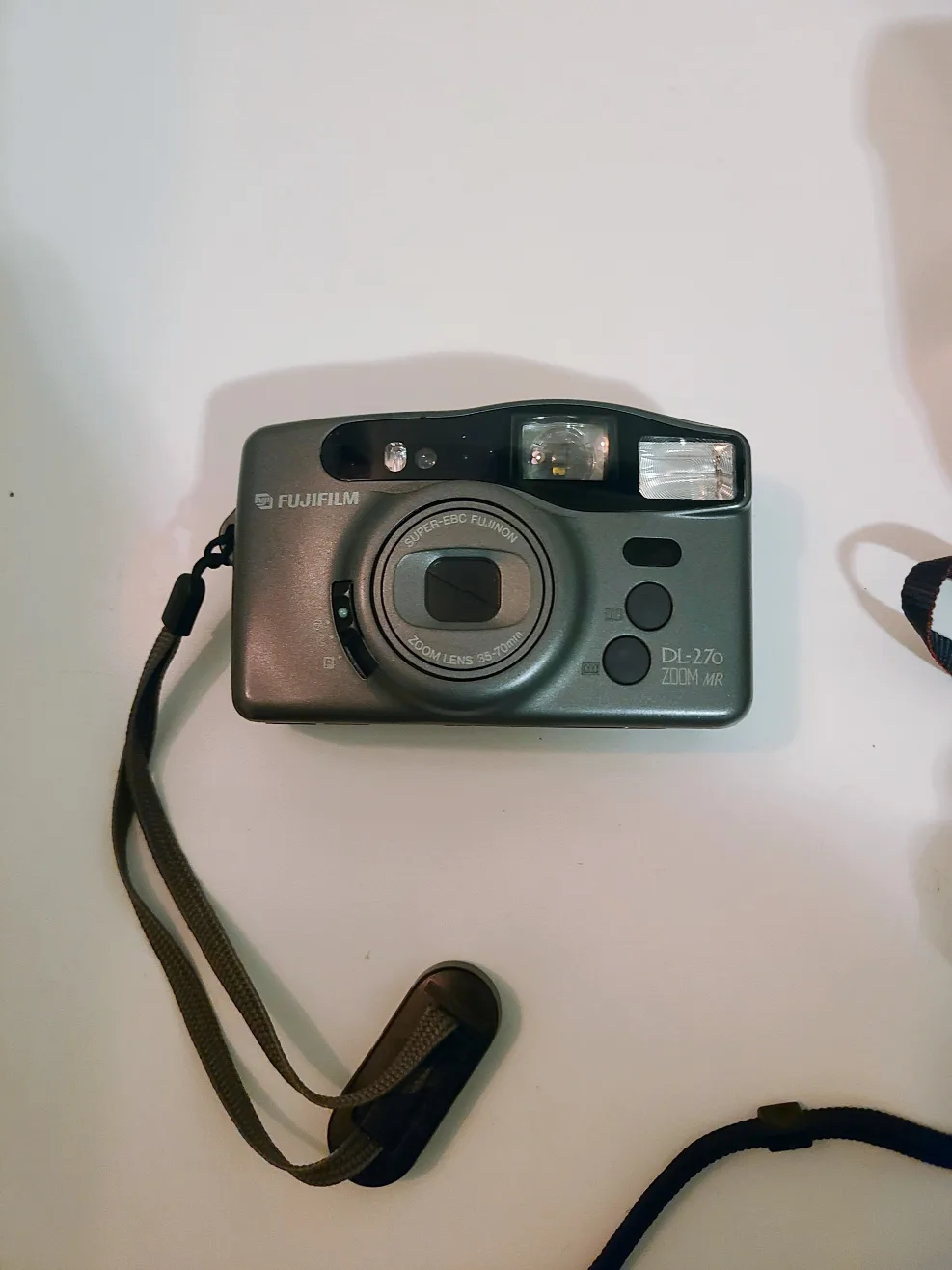 FujiFilm DL270 Zoom Lens 35mm Point and Shoot Film Camera thumbnail