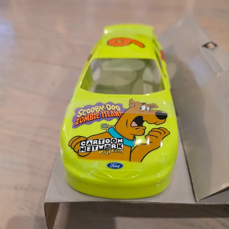 Revell Pro Finish Scooby Doo Jerry Nadeau Zombie Island Nascar image indicator(10)