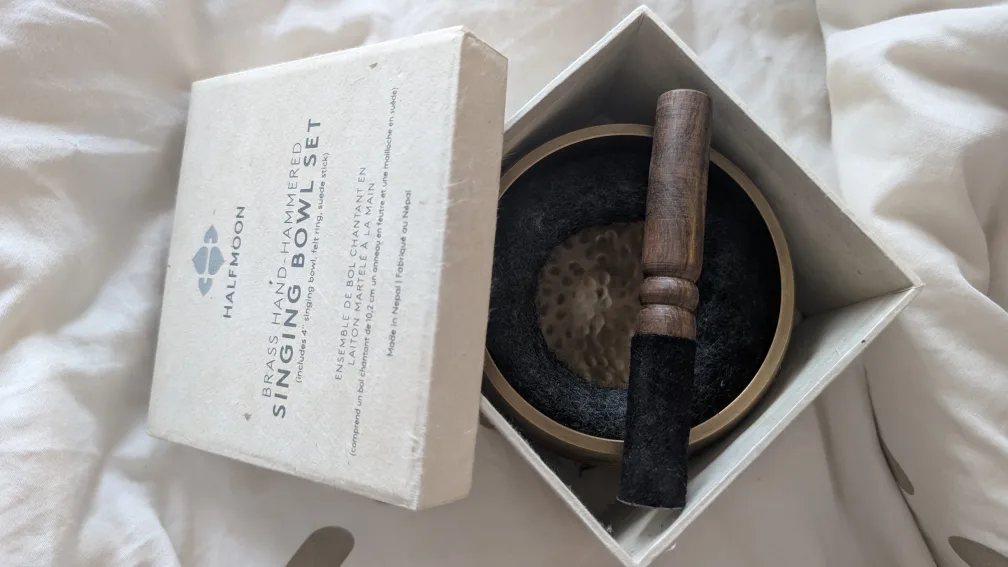 BNIB Halfmoon Brass Singing Bowl Set image indicator(2)