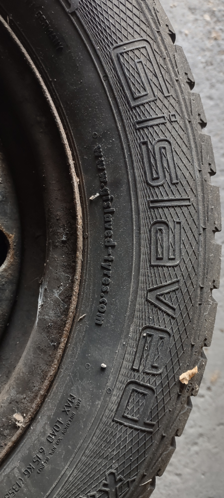 Set of 4 Winter Tires with rims - photo 2