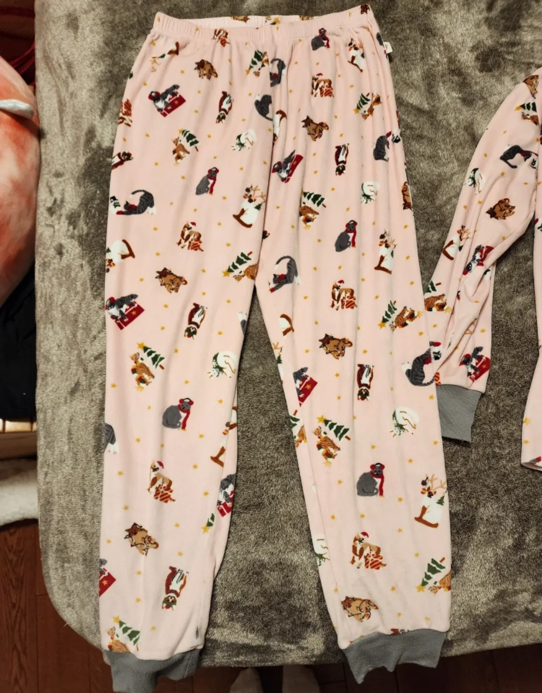 xmas cat pjs 😻 image indicator(2)