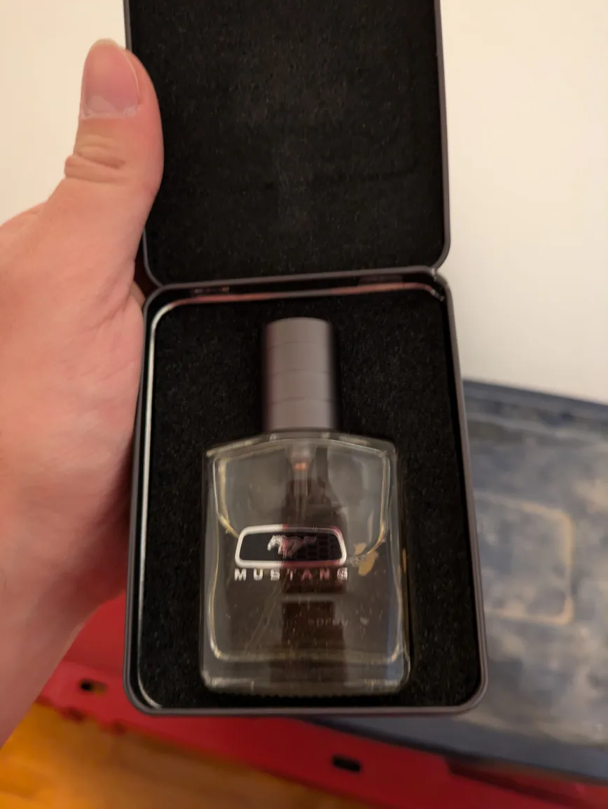 Mustang Cologne image indicator(2)