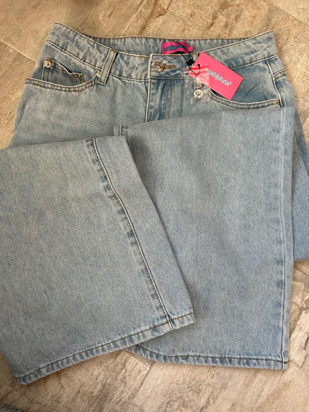 NWT Edikted Raelynn Washed Low Rise Jeans image indicator(2)