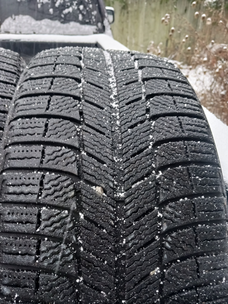 235 55 17.....Michelin snow tires - photo 2
