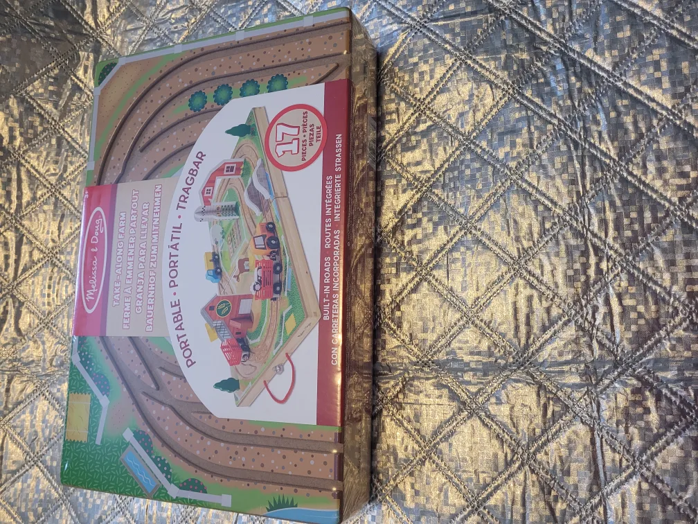 Melissa & Doug Take Along Farm  Portable Playset image indicator(2)