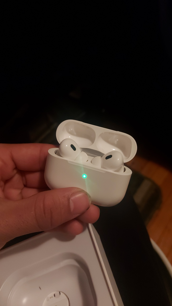 Apple AirPods 2nd Generation - photo 3