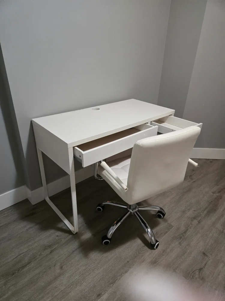 White desk and chair image indicator(6)
