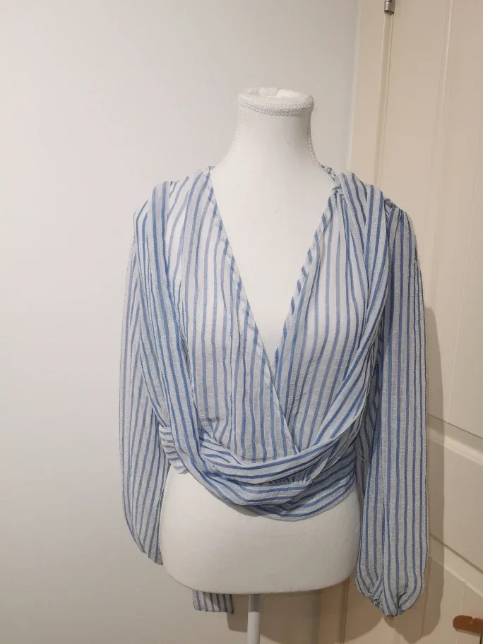 Banana Republic Crinkle Top medium image indicator(2)