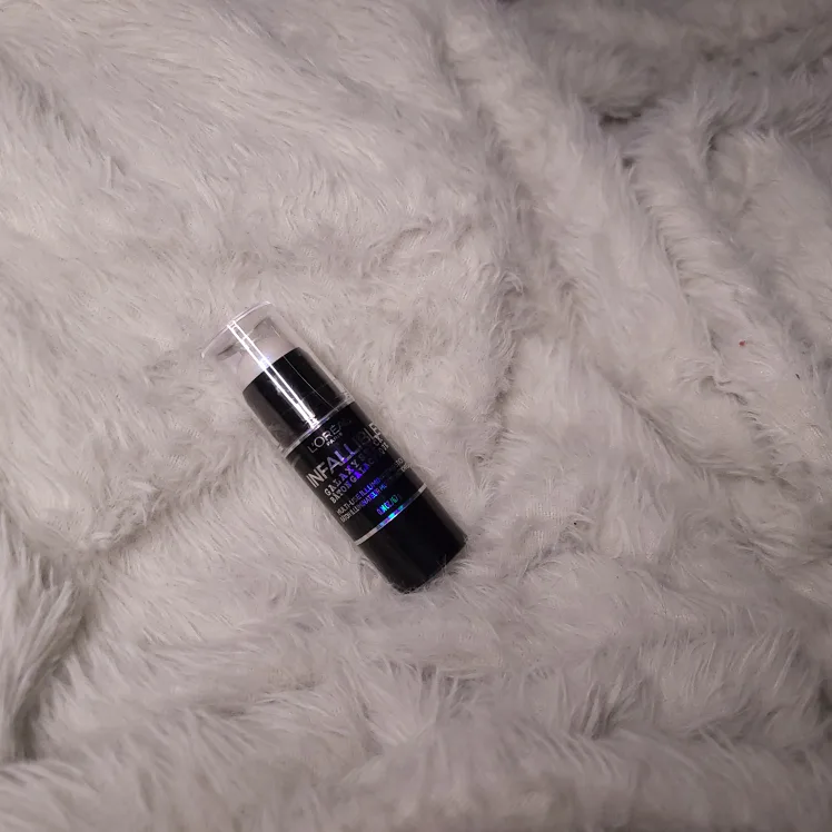 Makeup: L'Oreal Galaxy Stick Highlighter thumbnail