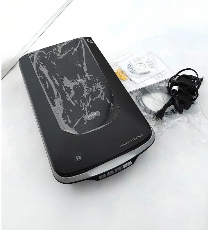 Epson Perfection V500 Photo Scanner thumbnail