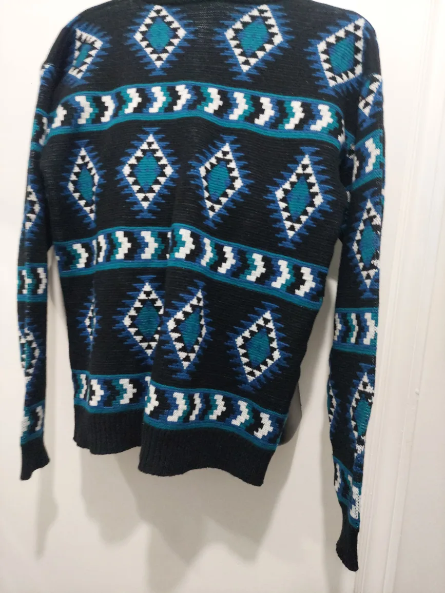 Vintage Sweater with Geometric Pattern image indicator(2)