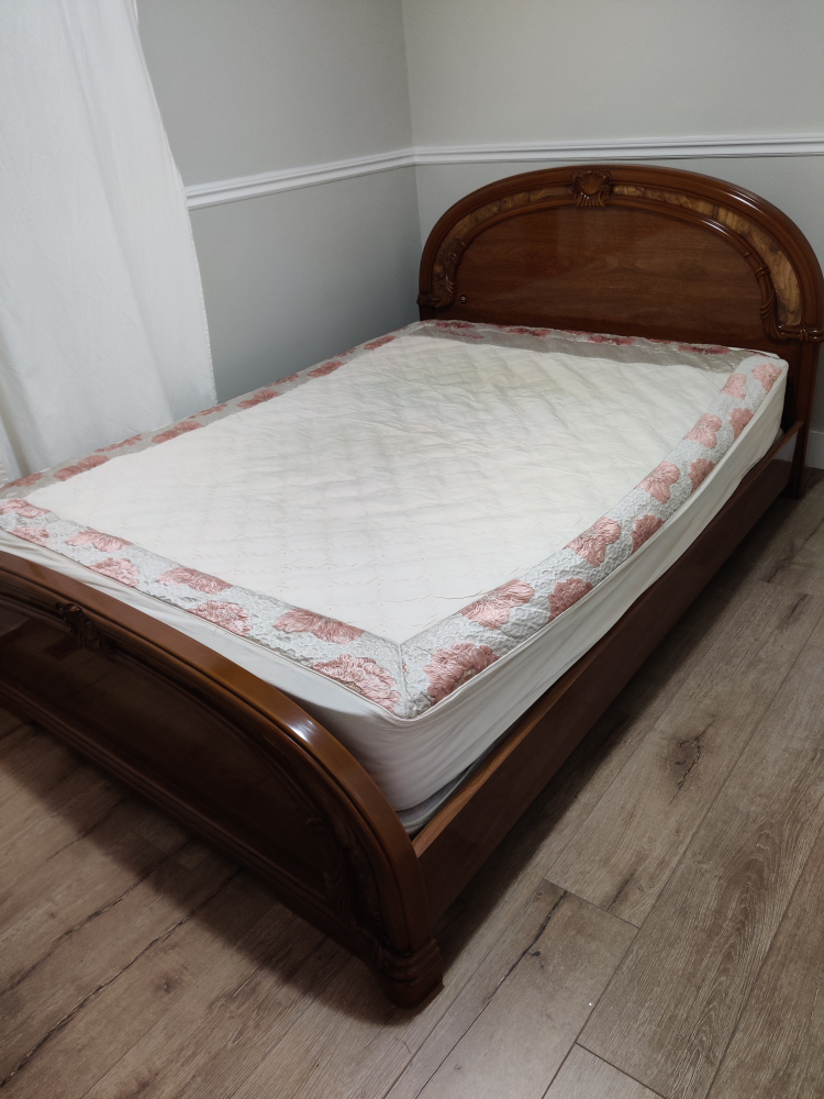 Queen size bed frame with mattress