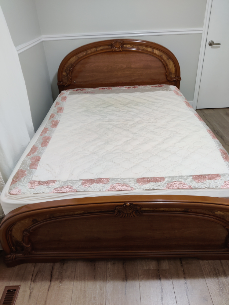 Queen size bed frame with mattress - photo 2