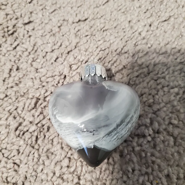 Set of 4 Heart-Shaped Glass Ornaments image indicator(3)