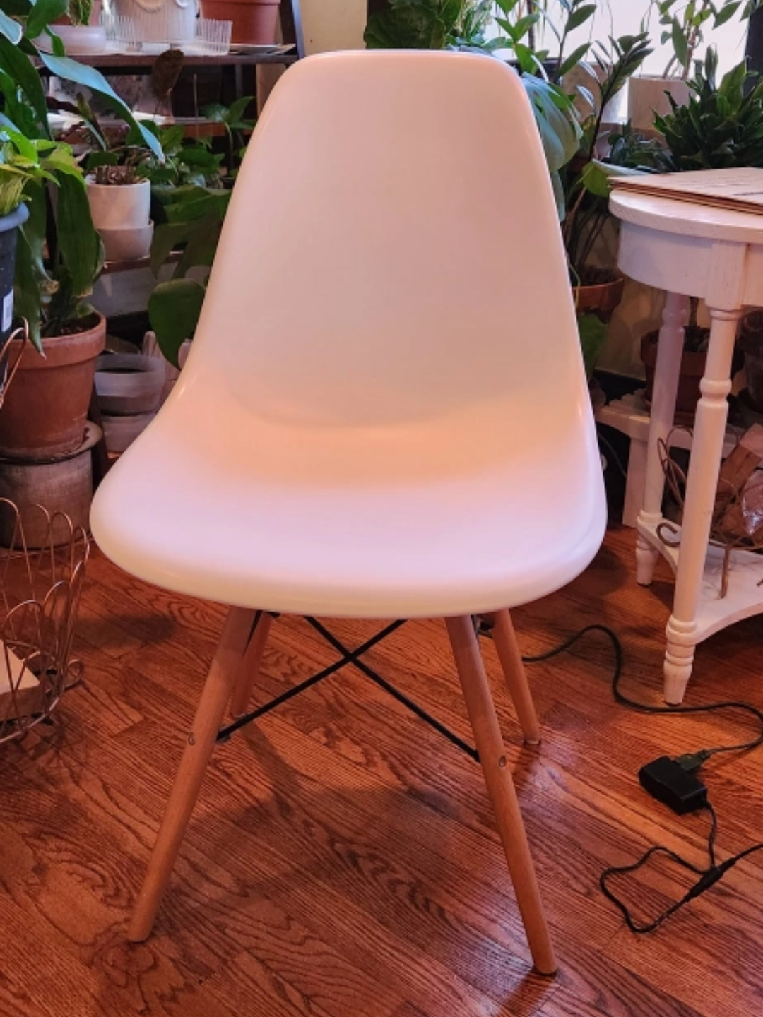 Set of 2 White Chairs